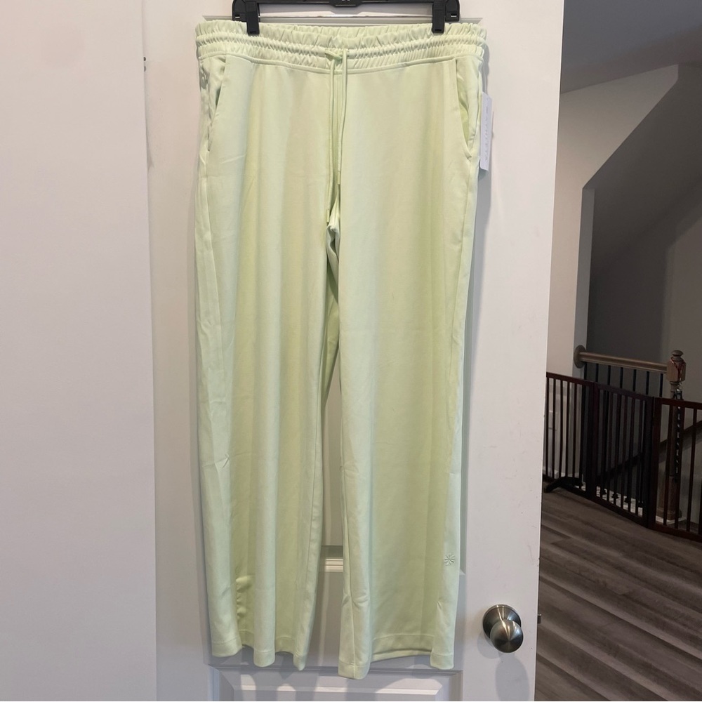 Athleta pale lime green yellow Seasoft Straight Pant Women XL NWT